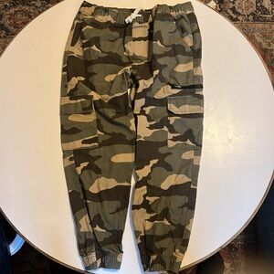 Boys 10/12 husky cargo pants with function pockets camo